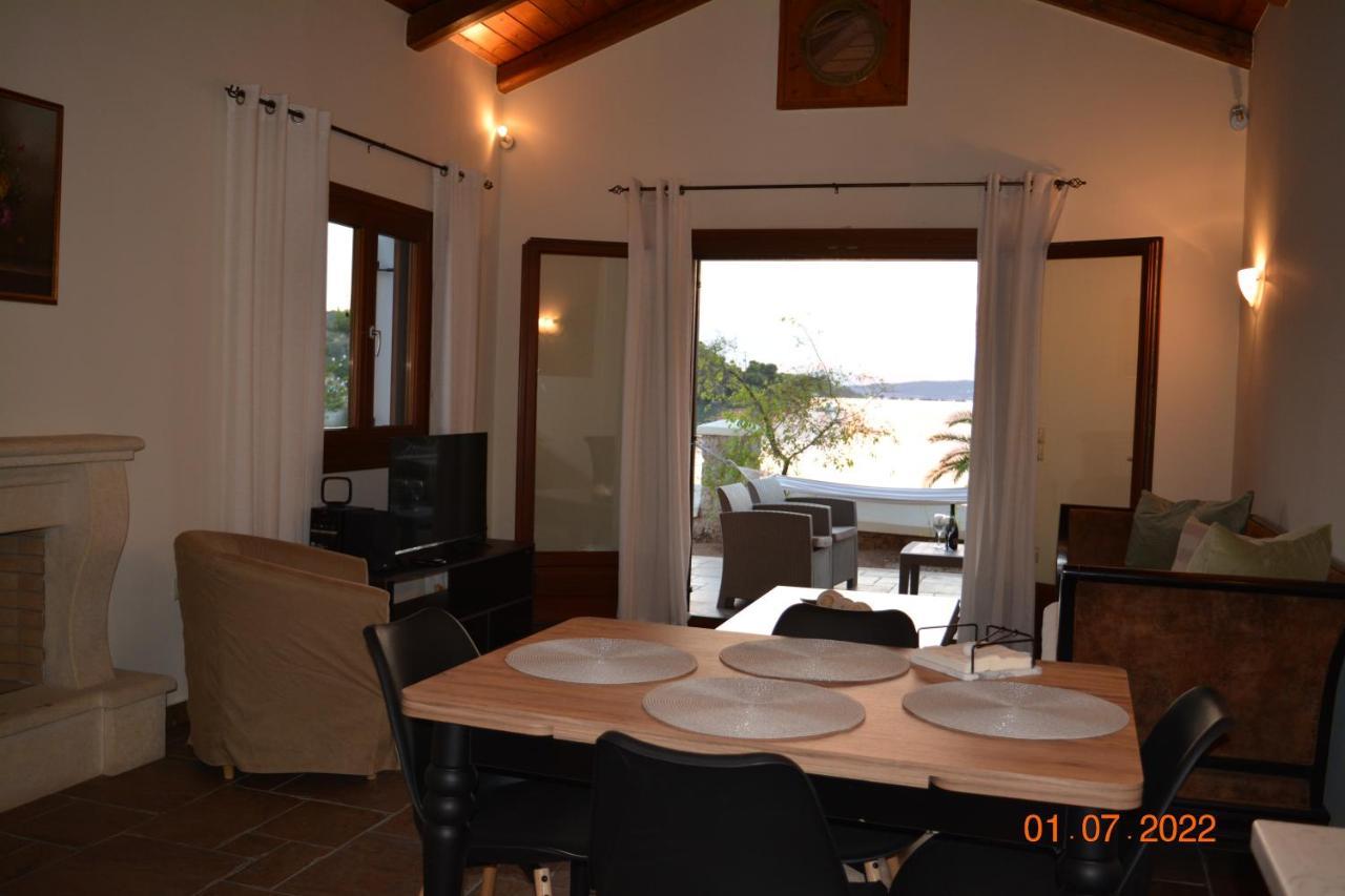 Sunset Bay Villa ปอร์โตเฮลี ภายนอก รูปภาพ